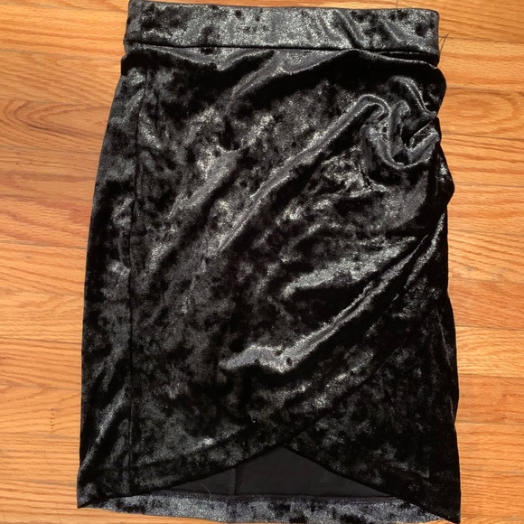 Dynamite velvet bodycon skirt - Picture 2 of 2